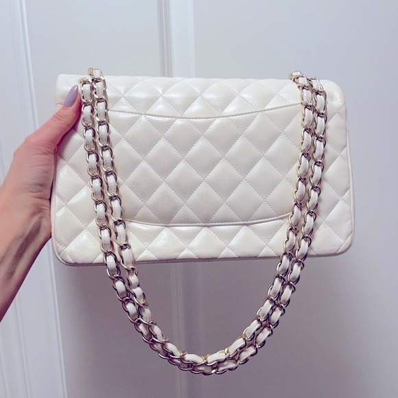 Chanel Classic Flap Bag - Picture 4 of 9